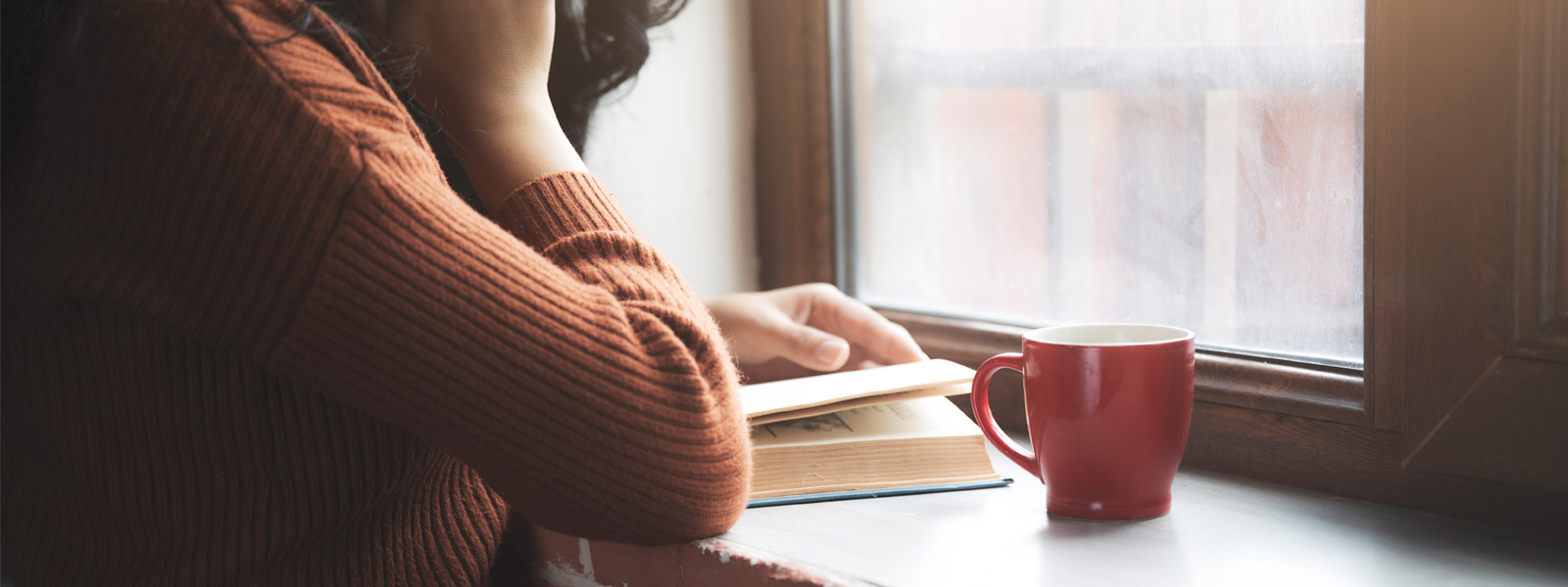 The Impact of Book Influencers on Modern Reading Habits